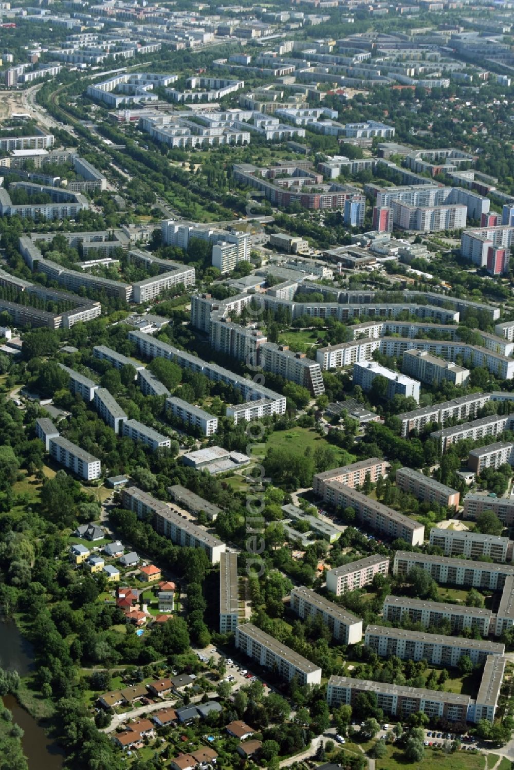 Aerial image Berlin - Skyscrapers in the residential area of industrially manufactured settlement destrict Hellersdorf in Berlin