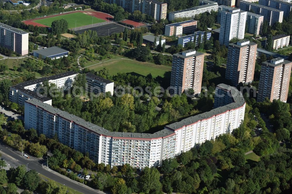 Aerial image Berlin - Skyscrapers in the residential area of industrially manufactured settlement in Marzahn Marzahn in Berlin