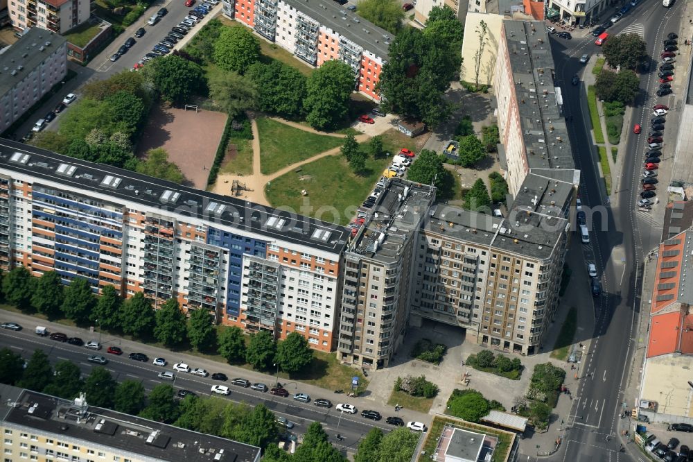 Aerial image Berlin - Skyscrapers in the residential area of industrially manufactured settlement on Heinrich-Heine-Strasse corner Koepenicker Strasse in Mitte district in Berlin, Germany