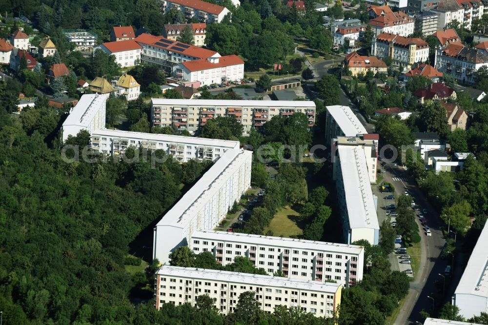 Aerial photograph Markkleeberg - Skyscrapers in the residential area of industrially manufactured settlement Staedtelner Strasse in Markkleeberg in the state Saxony