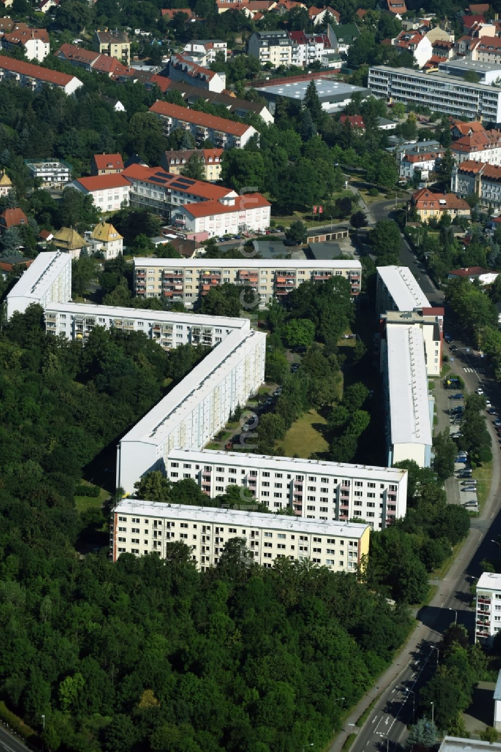 Markkleeberg from above - Skyscrapers in the residential area of industrially manufactured settlement Staedtelner Strasse in Markkleeberg in the state Saxony