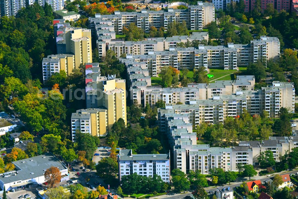 Berlin from the bird's eye view: Skyscrapers in the residential area of industrially manufactured settlement on Titiseestrasse in the district Waidmannslust in Berlin, Germany