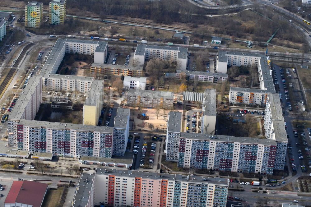 Berlin from the bird's eye view: Skyscrapers in the residential area of industrially manufactured settlement Zossener and Ludwigsfelder Strasse in the district Marzahn-Hellersdorf in Berlin, Germany