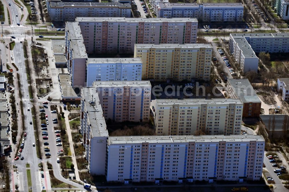 Berlin from above - Skyscrapers in the residential area of industrially manufactured settlement Zossener Strasse - Alte Hellersdorfer Strasse in the district Hellersdorf in Berlin