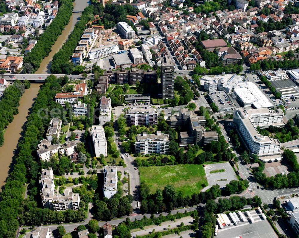 Aerial photograph Heilbronn - Skyscrapers in the residential area of industrially manufactured settlement between Suedstrasse and Knorrstrasse in Heilbronn in the state Baden-Wuerttemberg, Germany