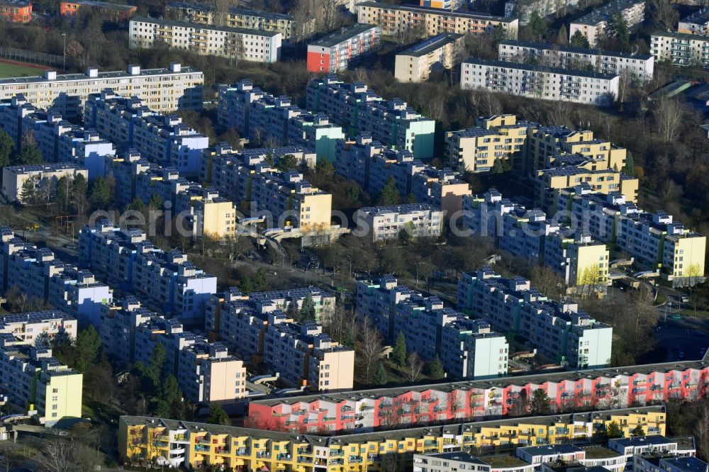 Aerial image Berlin - View of prefabricated residential construction in Berlin - Neukölln. The housing was built on the former industrial outskirts of West Berlin with the participation of many GDR construction companies, which were used to obtain foreign currency in the former West Berlin