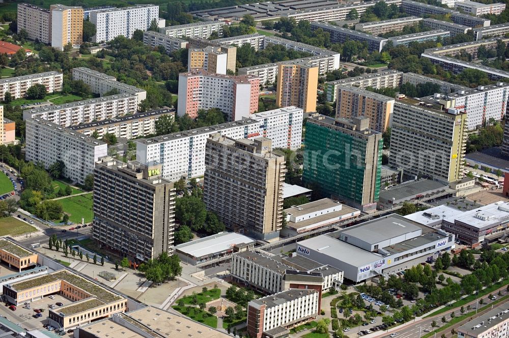 Aerial photograph Halle / Saale - View of high-rise apartment buildings on Albert Einstein St in Halle at the Saale in the district of Halle-Neustadt in Saxony-Anhalt. The buildings are prefabricated buildings of the type Scheibe E