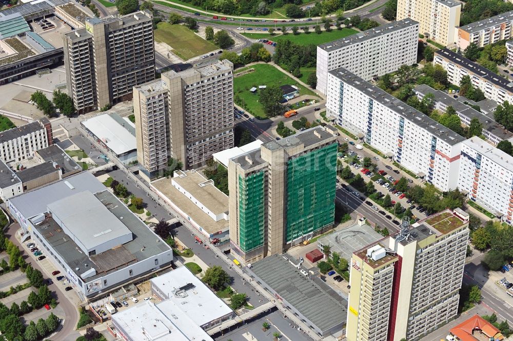 Aerial photograph Halle / Saale - View of high-rise apartment buildings on Albert Einstein St in Halle at the Saale in the district of Halle-Neustadt in Saxony-Anhalt. The buildings are prefabricated buildings of the type Scheibe E