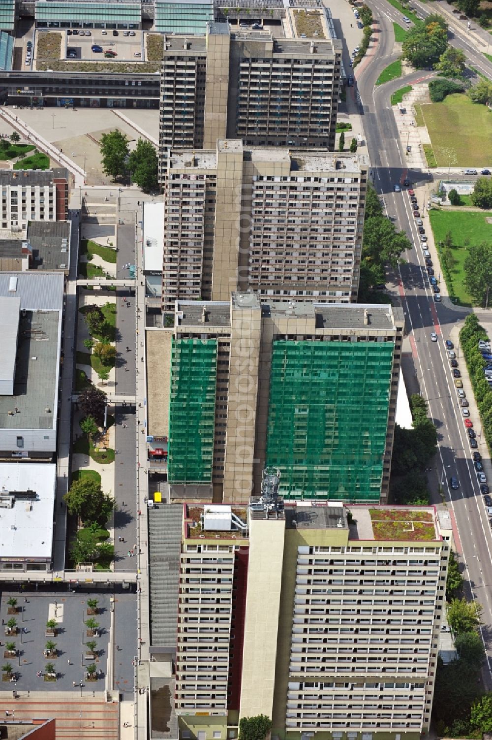 Halle / Saale from above - View of high-rise apartment buildings on Albert Einstein St in Halle at the Saale in the district of Halle-Neustadt in Saxony-Anhalt. The buildings are prefabricated buildings of the type Scheibe E