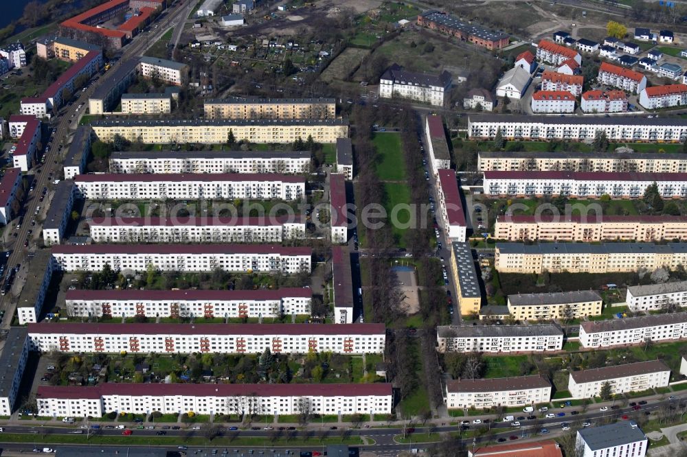 Aerial photograph Magdeburg - Residential area of industrially manufactured settlement along the Herweghstrasse - Cracauer Strasse in Magdeburg in the state Saxony-Anhalt, Germany