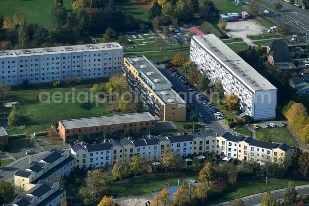 Aerial photograph Magdeburg - Skyscrapers in the residential area of industrially manufactured settlement on Ulnerstrasse in Magdeburg in the state Saxony-Anhalt, Germany