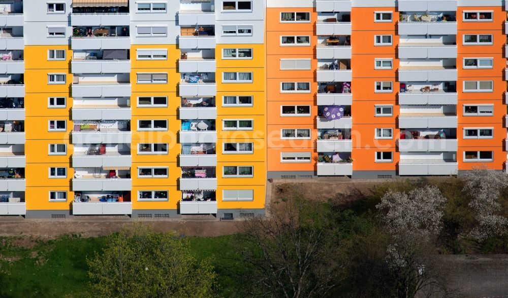 Aerial photograph München - Residential area of an industrially manufactured prefabricated housing estate on Adolf-Baeyer-Damm in the district of Ramersdorf-Perlach in Munich in the state Bavaria, Germany