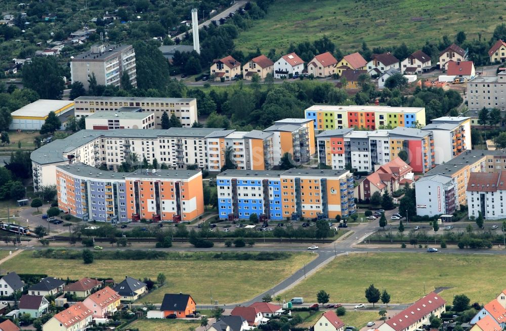 Aerial photograph Nordhausen - In the northeast of Nordhausen in Thuringia is a housing estate. The multi-family houses in the residential area along the Kurt Wine Road and the Conrad-Fromann Street were extensively refurbished in recent years. Among other elevators were mounted on colored exterior walls