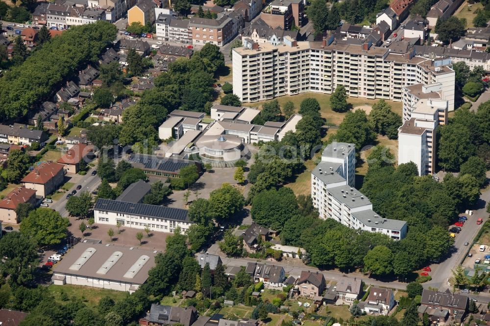 Duisburg from the bird's eye view: View of high rises in Duisburg in the state North Rhine-Westphalia