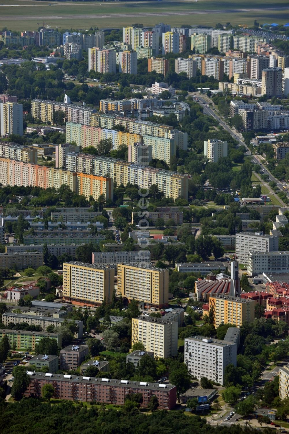 Warschau from the bird's eye view: View of residential buildings in Warsaw in the voivodeship Masowien in Poland