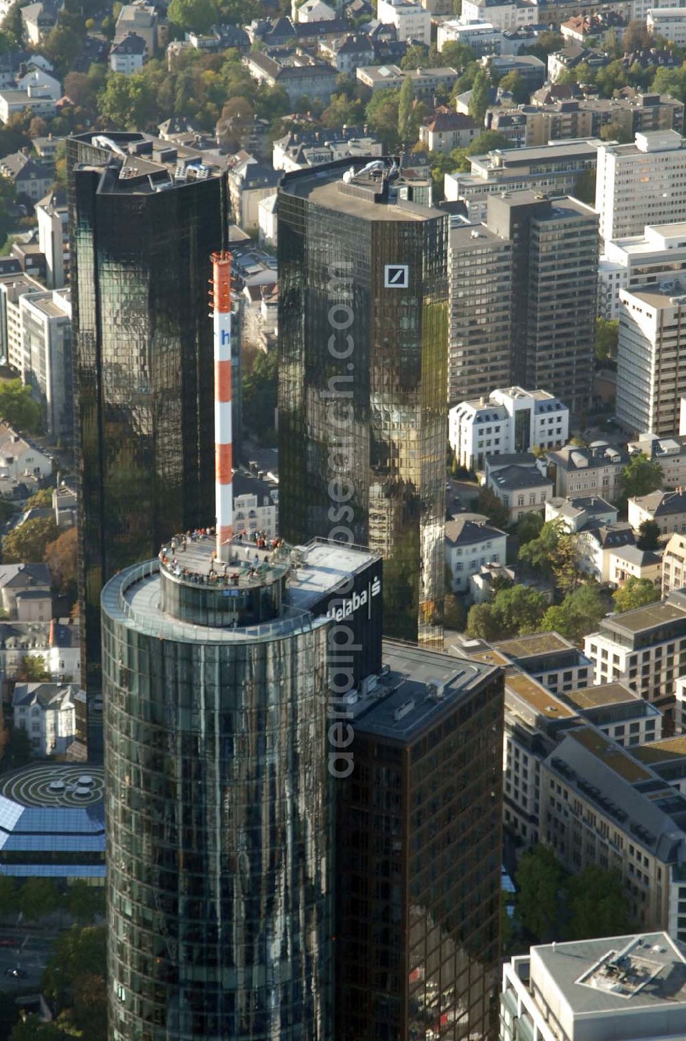 Aerial photograph Frankfurt am Main - Blick auf die Aussichtsplattform der Hessischen Landesbank in Frankfurt. Öffnungszeiten der Aussichtsplattform: Sonntag bis Donnerstag von 10.00 bis 21.00 Uhr, Freitag und Samstag von 10.00 bis 23.00 Uhr. Landesbank Hessen-Thüringen Girozentrale, Anstalt des öffentlichen Rechts, MAIN TOWER, Neue Mainzer Straße 52-58, D-60311 Frankfurt am Main, Germany - Tel. (+49) 69 91 32-01