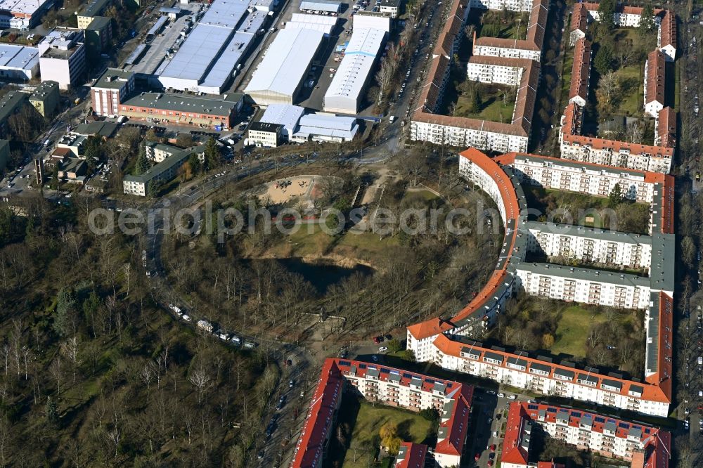 Berlin from the bird's eye view: Ensemble space an place Alboinplatz in Schoeneberg in the inner city center in the district Schoeneberg in Berlin, Germany