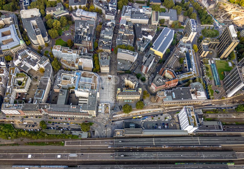 Essen from the bird's eye view: Ensemble space an place Baustelle in the inner city center on place Willy-Brandt-Platz in the district Stadtkern in Essen at Ruhrgebiet in the state North Rhine-Westphalia, Germany