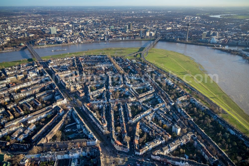 Düsseldorf from the bird's eye view: Ensemble space Belsenplatz in the inner city center in the district Oberkassel in Duesseldorf in the state North Rhine-Westphalia, Germany