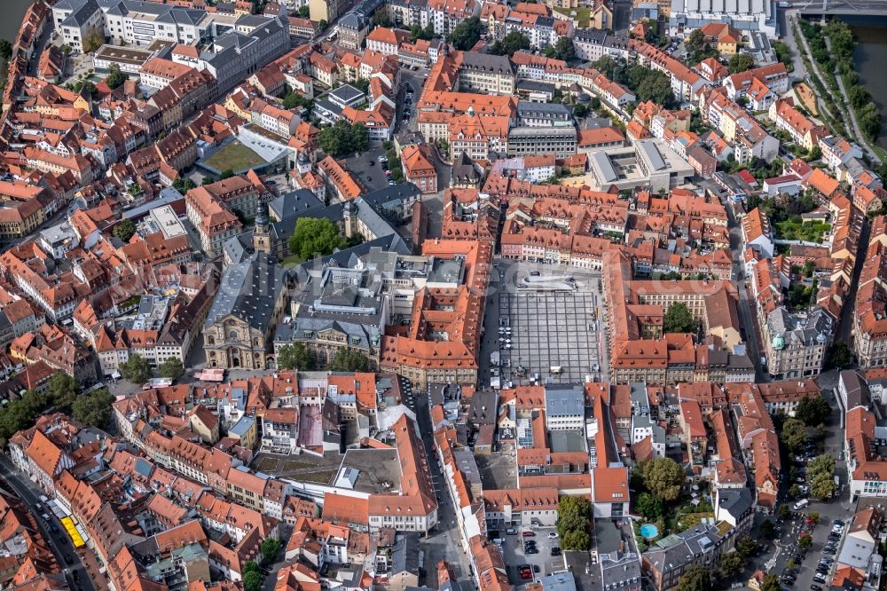 Bamberg from the bird's eye view: Ensemble space with cathedral and new residence in the inner city center in Bamberg in the state Bavaria, Germany