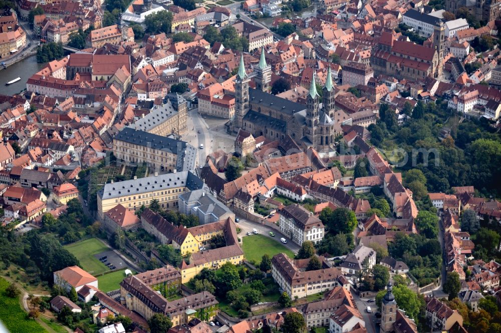 Aerial photograph Bamberg - Ensemble space with cathedral and new residence in the inner city center in Bamberg in the state Bavaria, Germany