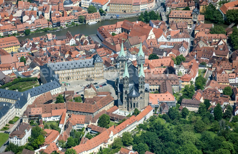 Bamberg from the bird's eye view: Ensemble space with cathedral and new residence in the inner city center in Bamberg in the state Bavaria, Germany