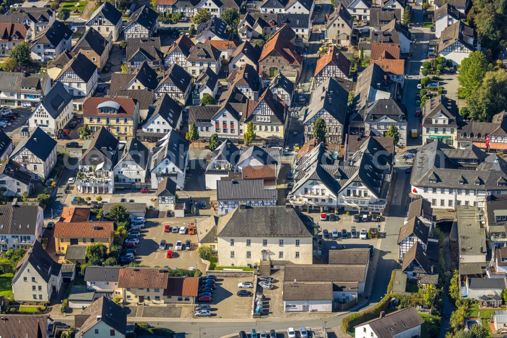 Aerial photograph Balve - Ensemble space Drostenplatz in the inner city center in Balve in the state North Rhine-Westphalia, Germany