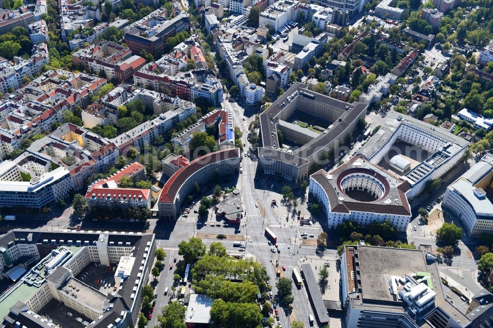 Aerial photograph Berlin - Ensemble space Fehrbelliner Platz on Hohenzollerndonm in the inner city center in the district Wilmersdorf in Berlin, Germany