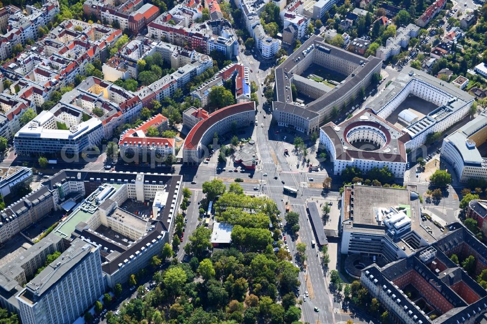 Aerial photograph Berlin - Ensemble space Fehrbelliner Platz on Hohenzollerndonm in the inner city center in the district Wilmersdorf in Berlin, Germany