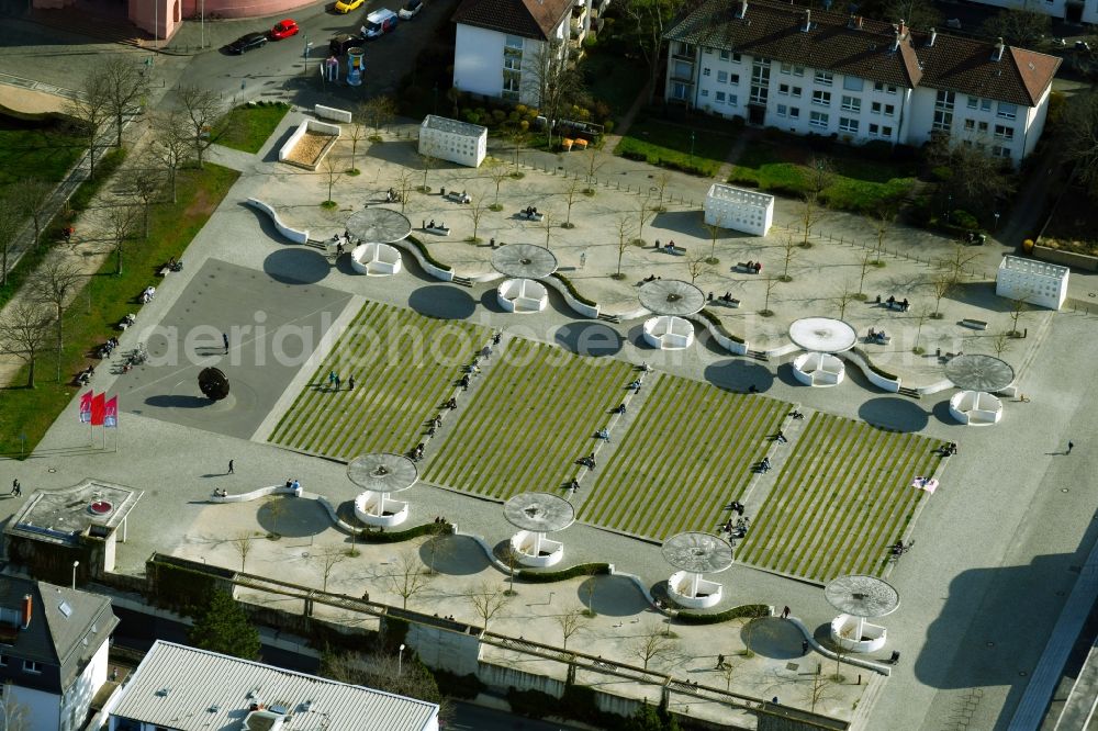 Darmstadt from the bird's eye view: Ensemble space and place Georg-Buechner-Platz (also Georg-Buechner-Anlage) in the inner city center in Darmstadt in the state Hesse, Germany