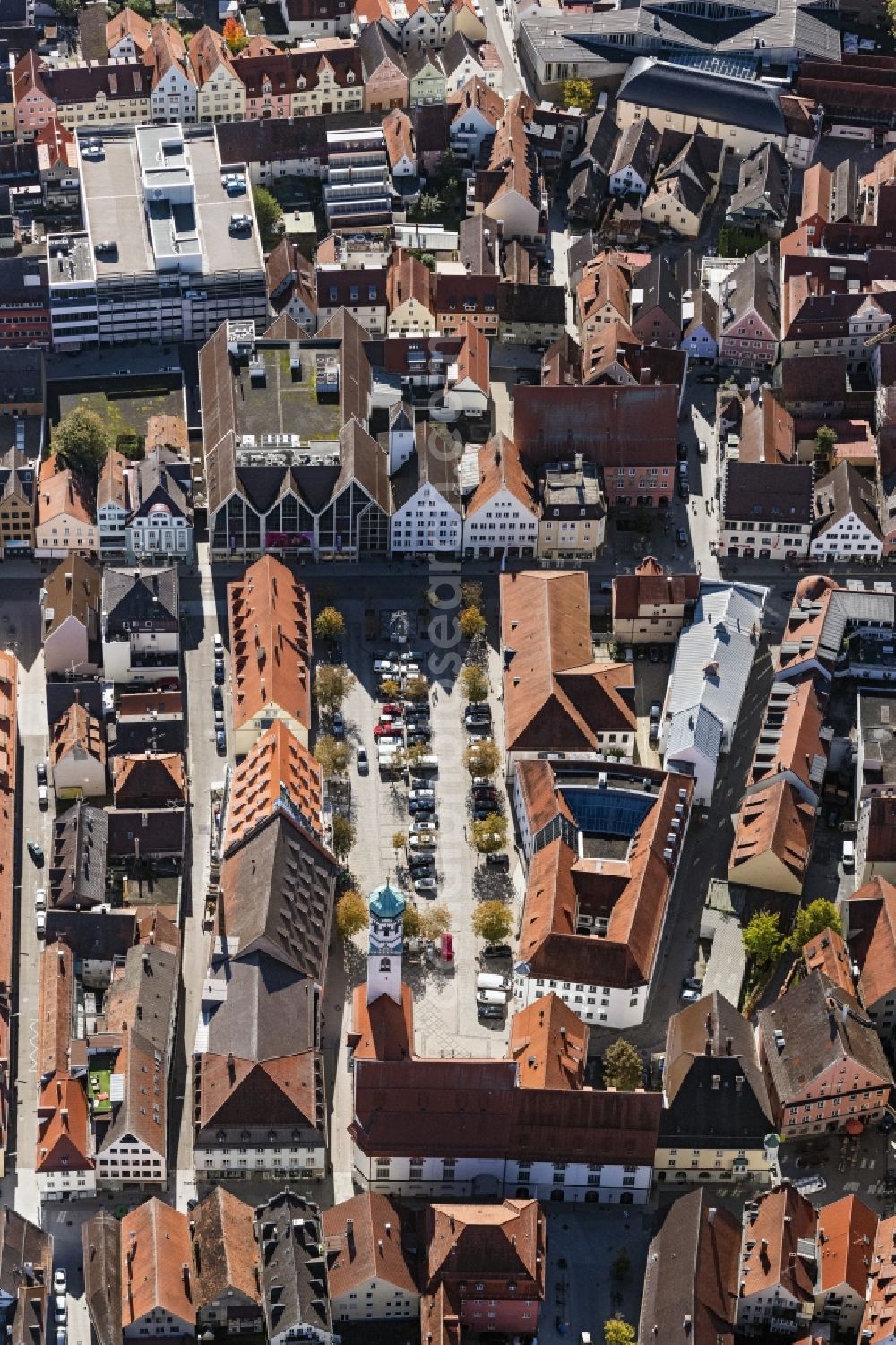 Aerial photograph Memmingen - Ensemble space an place Hallhof in of Altstadt in the inner city center in Memmingen in the state Bavaria, Germany