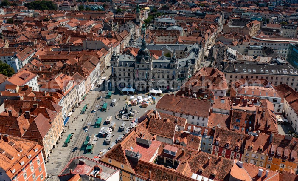 Aerial photograph Graz - Ensemble space Hauptplatz and Rathaus in the inner city center on place Hauptplatz in Graz in Steiermark, Austria