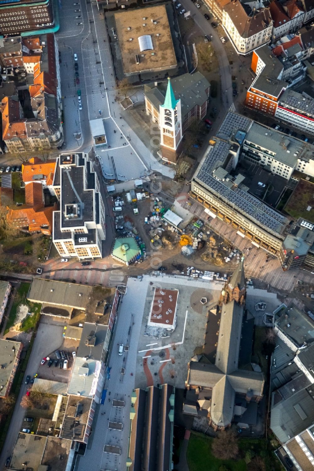 Gelsenkirchen from above - Ensemble space an place Heinrich-Koenig-Platz in the inner city center in the district Gelsenkirchen-Mitte in Gelsenkirchen at Ruhrgebiet in the state North Rhine-Westphalia, Germany