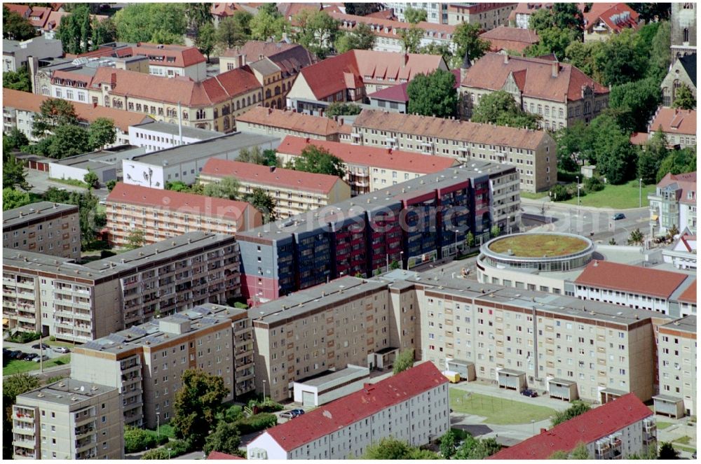 Halberstadt from the bird's eye view: Ensemble space an place Holzmarkt in the inner city center in Halberstadt in the state Saxony-Anhalt, Germany