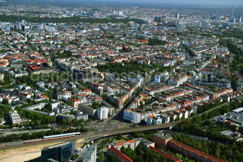 Berlin from the bird's eye view: Ensemble space on Innsbrucker Platz in the inner city center in the district Schoeneberg in Berlin, Germany