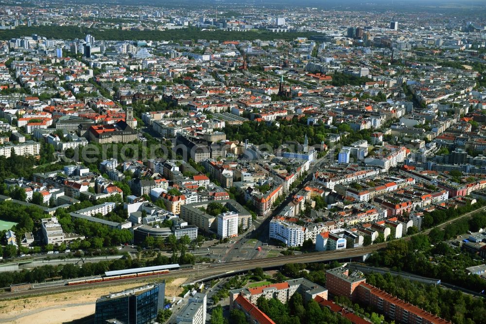 Aerial image Berlin - Ensemble space on Innsbrucker Platz in the inner city center in the district Schoeneberg in Berlin, Germany