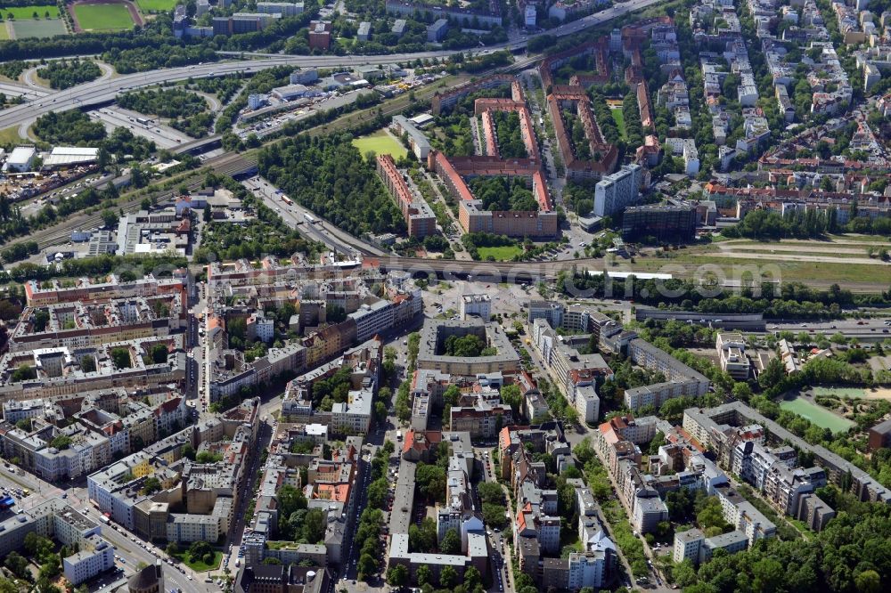 Berlin from the bird's eye view: Ensemble space Insbrucker Platz in the inner city center in the district Schoeneberg in Berlin, Germany