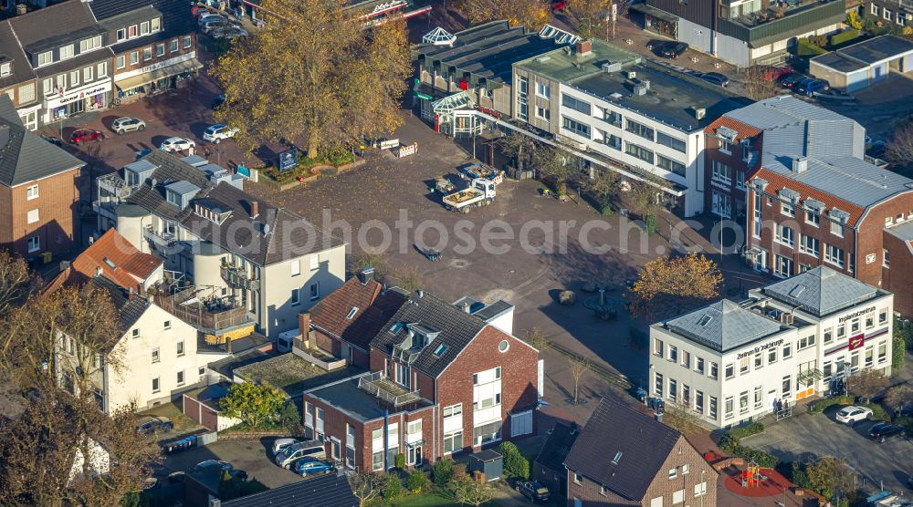 Aerial photograph Kirchhellen - Ensemble space an place Johann-Breuker-Platz in the inner city center on place Johann-Breuker-Platz in Kirchhellen at Ruhrgebiet in the state North Rhine-Westphalia, Germany