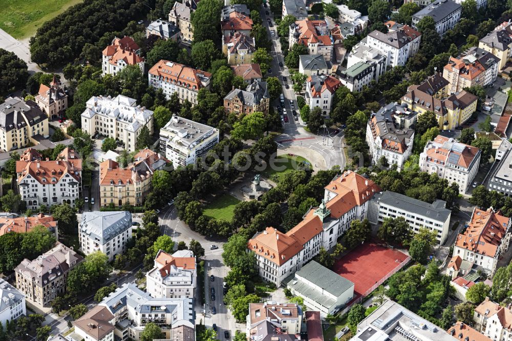 Aerial photograph München - Ensemble space an place Kaiser-Ludwig-Platz in the inner city center in Munich in the state Bavaria, Germany