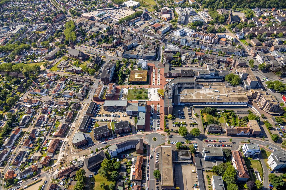 Aerial image Kamp-Lintfort - Ensemble space an place Karl-Fluegel-Platz in the inner city center on street Kamperdickstrasse in Kamp-Lintfort at Ruhrgebiet in the state North Rhine-Westphalia, Germany