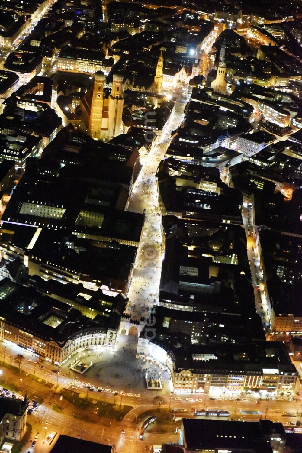 Aerial image München - Night view of Space Ensemble Karlsplatz Stachus to Neuhauser Strasse in the inner city center in Munich in Bavaria