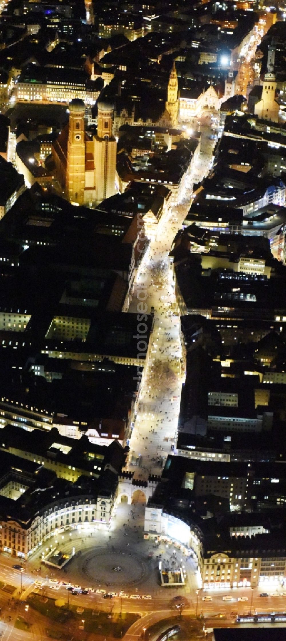 Aerial photograph München - Night view of Space Ensemble Karlsplatz Stachus to Neuhauser Strasse in the inner city center in Munich in Bavaria