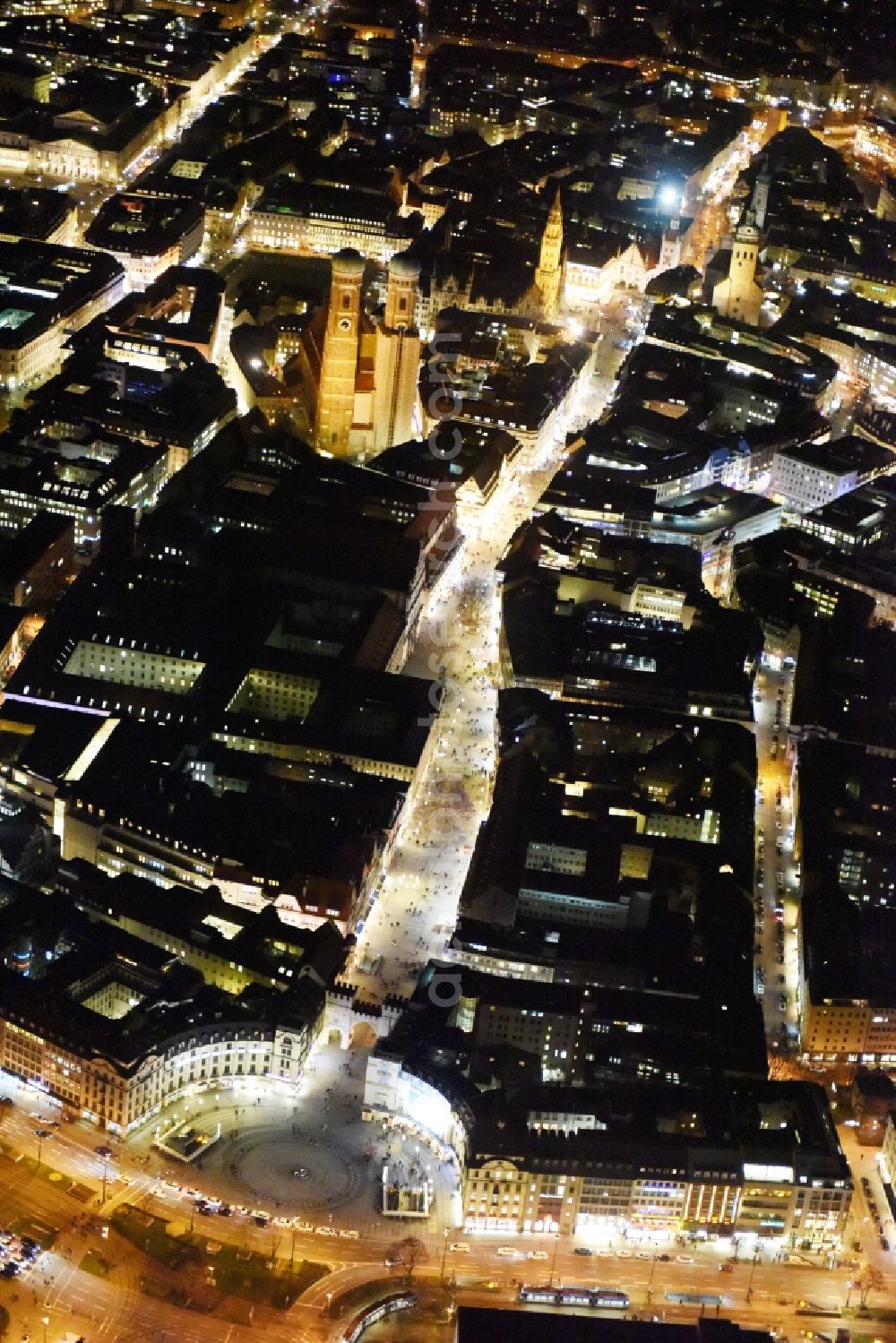 Aerial image München - Night view of Space Ensemble Karlsplatz Stachus to Neuhauser Strasse in the inner city center in Munich in Bavaria