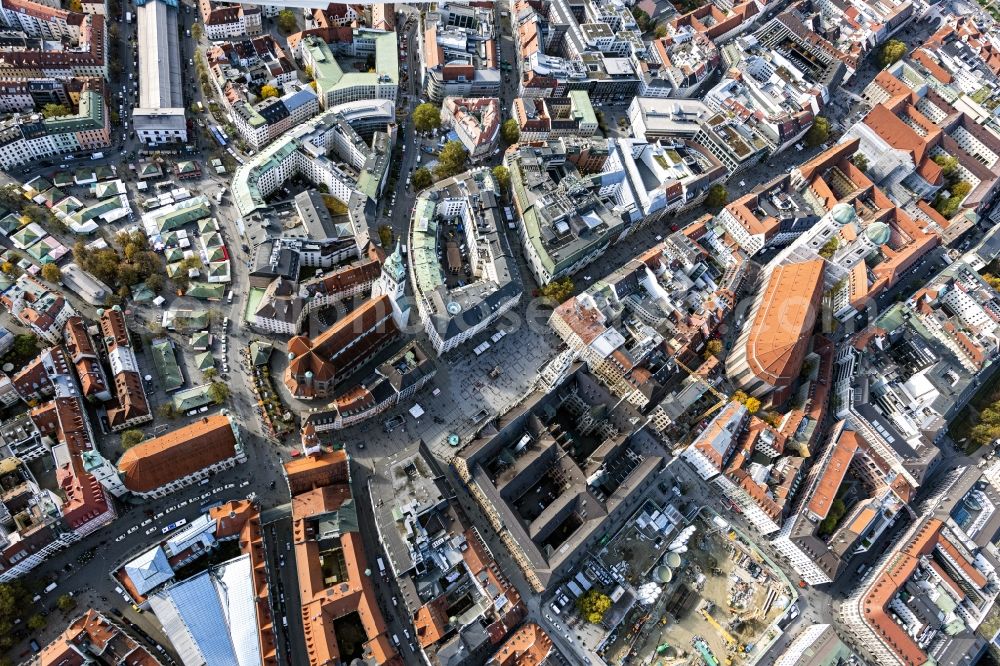 Aerial image München - Ensemble space Marienplatz on Town Hall in the inner city center in Munich in the state Bavaria, Germany