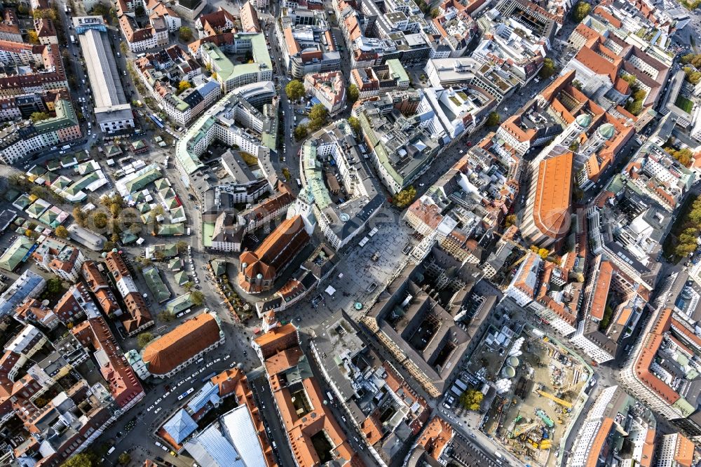 Aerial photograph München - Ensemble space Marienplatz on Town Hall in the inner city center in Munich in the state Bavaria, Germany