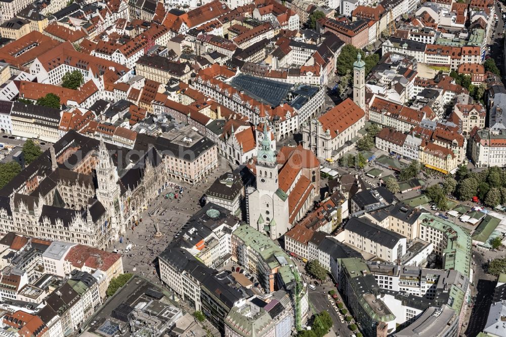 Aerial photograph München - Ensemble space Marienplatz on Town Hall in the inner city center in Munich in the state Bavaria, Germany