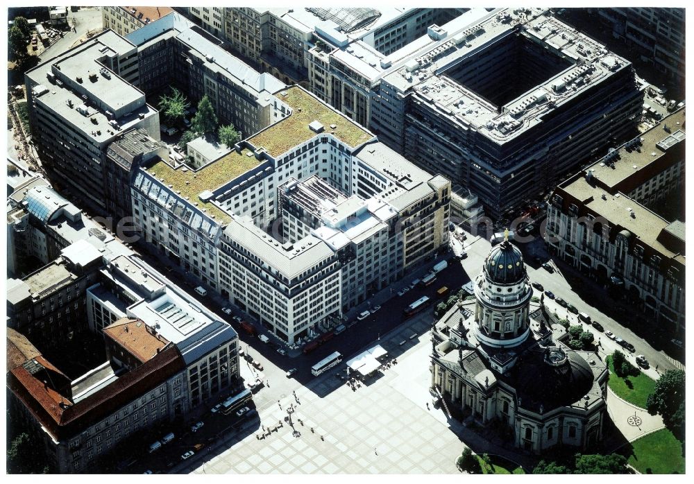 Aerial photograph Berlin - Ensemble space Markgrafenstrasse - Mohrenstrasse on Deutscher Dom on Gendarmenmarkt in the inner city center in the district Mitte in Berlin, Germany