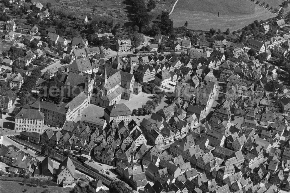 Aerial image Ellwangen (Jagst) - Ensemble space on Marktplatz in the inner city center in Ellwangen (Jagst) in the state Baden-Wuerttemberg, Germany