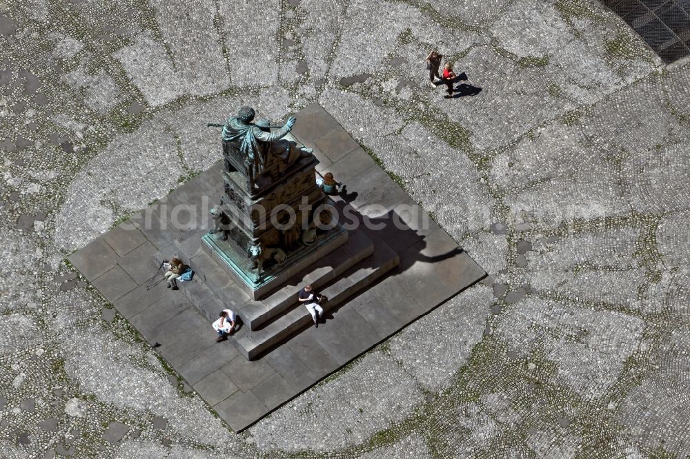 Aerial photograph München - Square ensemble Max-Joseph-Platz with monument to King Max I. Joseph in the city center of the old town in Munich in the state Bavaria, Germany