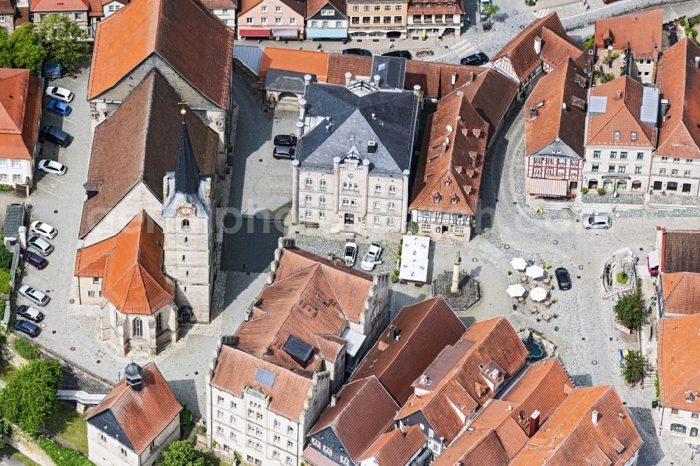 Marktrodach from the bird's eye view: Ensemble space an place Melchior-Otto-Platz with of Stadtpfarrkirche St,Johannes of Taeufer in the inner city center in Marktrodach in the state Bavaria, Germany